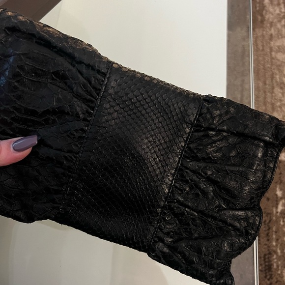 Brand new BCBG purse in black and gold flower buckle - Picture 5 of 6